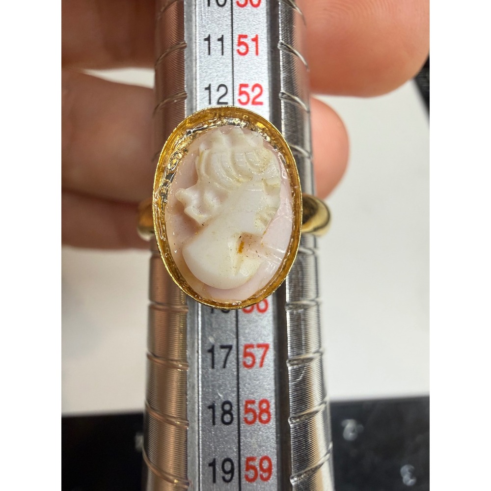 Gold Tone Pink Shell Carved Cameo Oval Portrait Ring Size 7